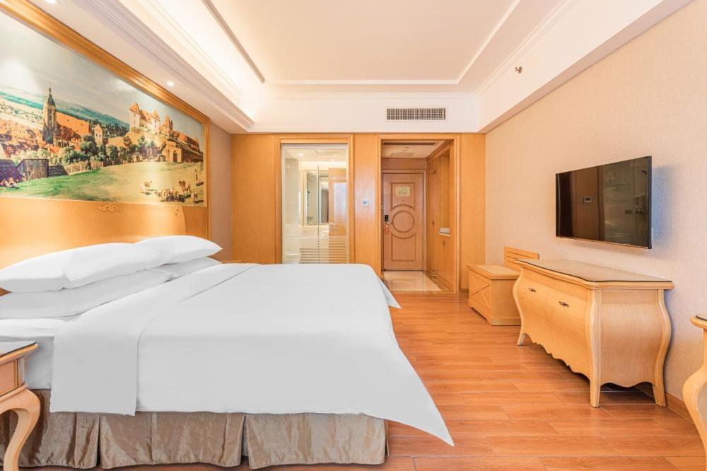 Vienna Hotel Foshan Airport Екстер'єр фото