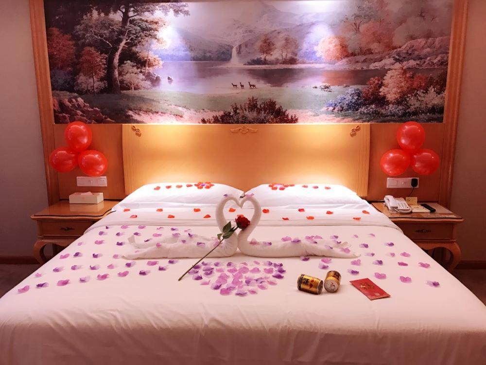 Vienna Hotel Foshan Airport Екстер'єр фото